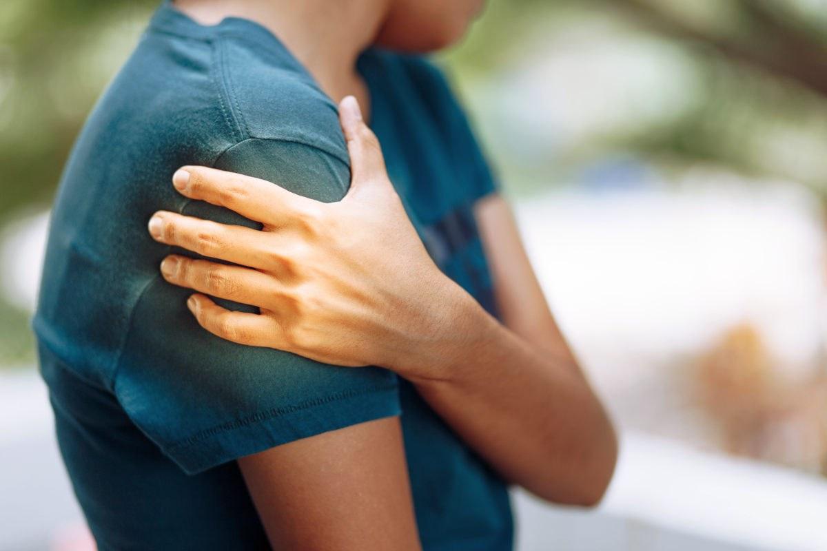 Omuz Ağrıları: Nedenleri ve Fizik Tedavi Yaklaşımları FİZİK TEDAVİ İSTANBUL blog the hidden source of your neck and or shoulder pain 1 Omuz Ağrıları: Nedenleri ve Fizik Tedavi Yaklaşımları