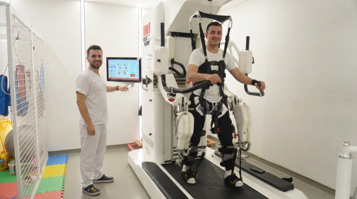 Robotik Yürüyüş Cihazları Hangi Hastalıklarda Kullanılır? FİZİK TEDAVİ İSTANBUL omurilik yaralanmasi robotik rehabilitasyon Robotik Yürüyüş Cihazları Hangi Hastalıklarda Kullanılır?